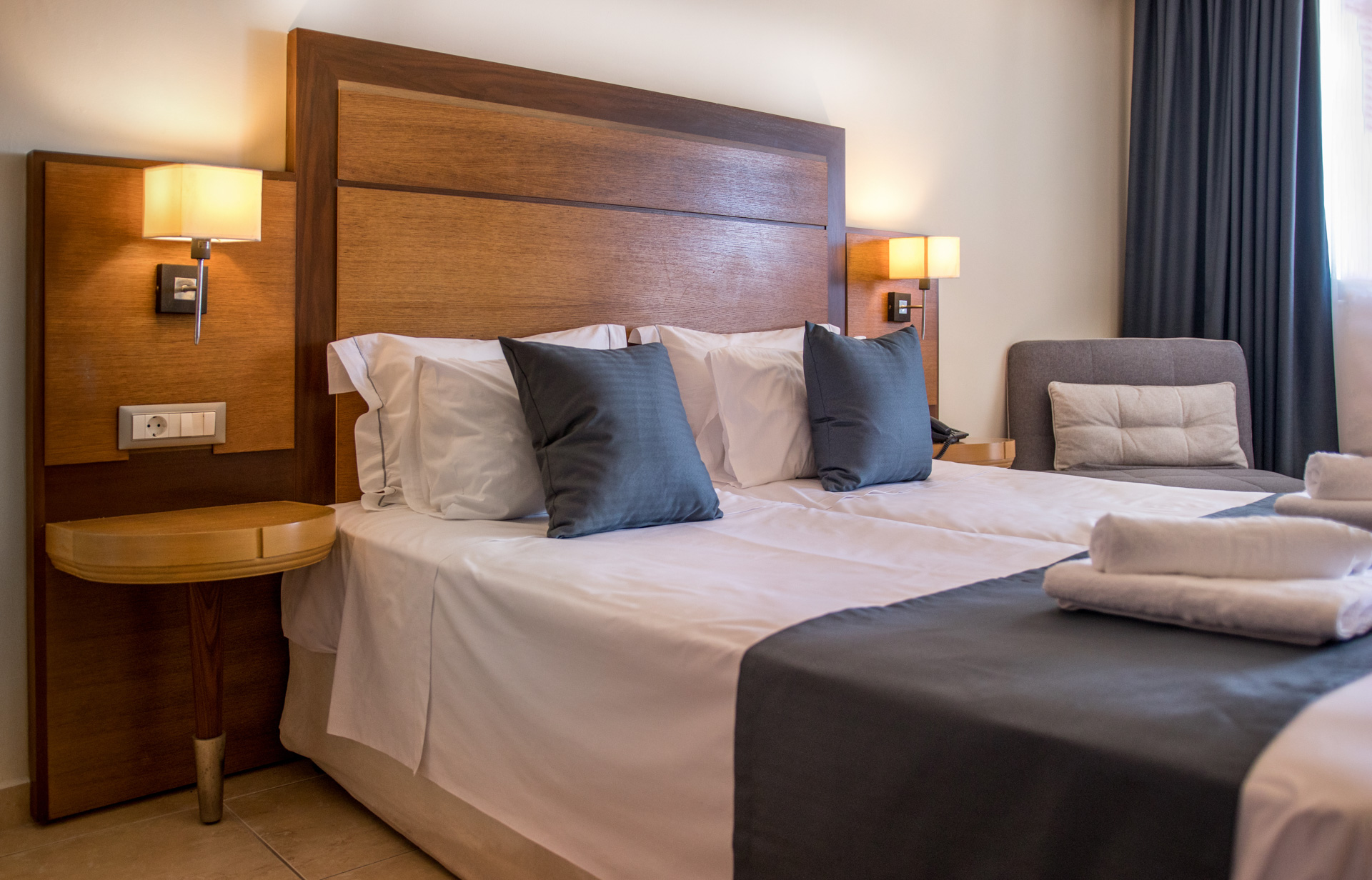 Manousos City Hotel 3*