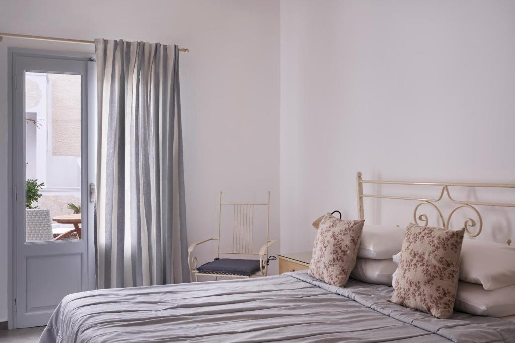 Santorini Uçaklı Paket 3 Gece 4 Gün
